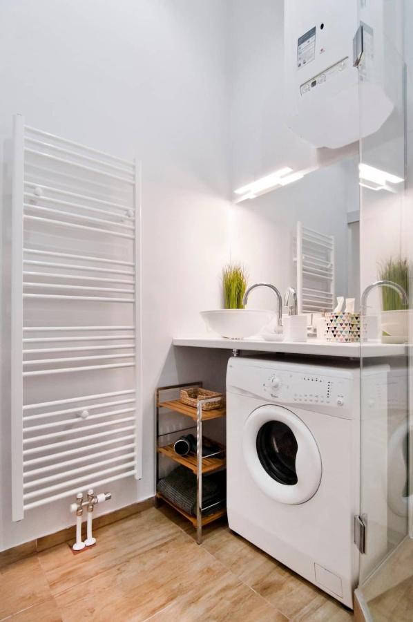 ⍟Luxurious And Bright⍟ 5 Min Walk To City Center Apartment Виена Екстериор снимка
